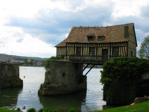 Старая мельница в Верноне, Франция Старая мельница, Вернон, Франция